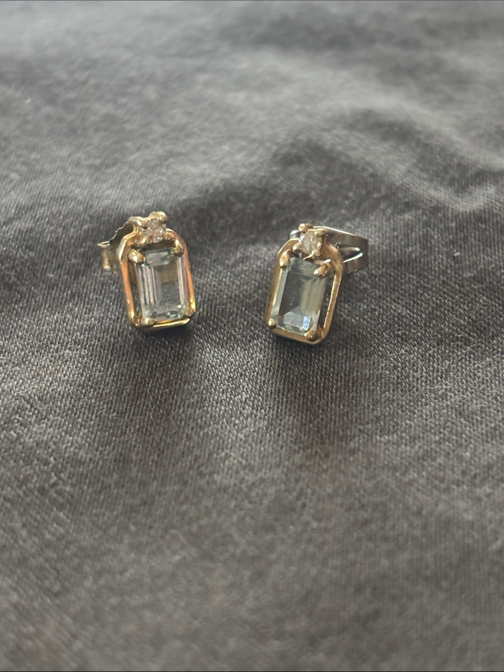Dainty vintage earring